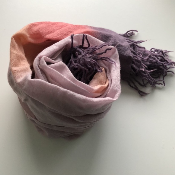 ❤️3/$29 🌅 Sunset ombré wool blanket scarf 🌅 - Picture 2 of 9